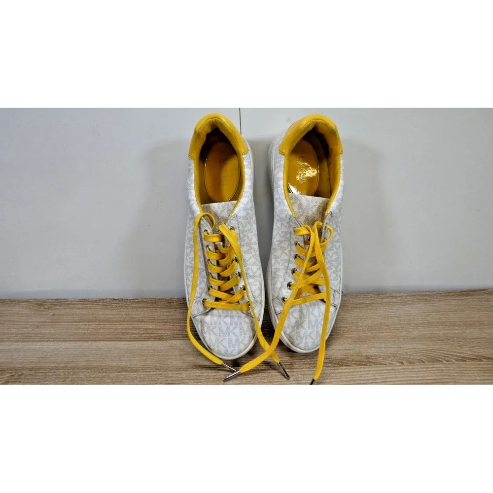 Michael Kors POPPY Monogram Lace-Up size 9M -White & Yellow